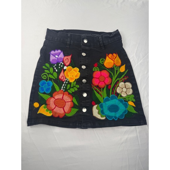 Jolobi Arte Dresses & Skirts - Jolobil Arte Embroidered Floral Denim Mini Skirt Button Front Artisan Boho M